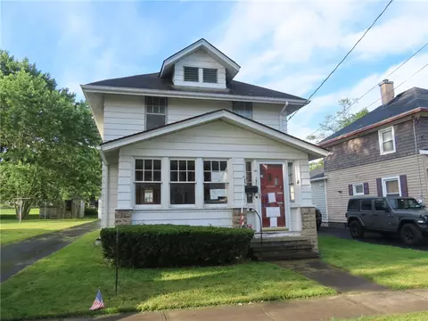 132 Chapman Ave, Auburn, NY 13021