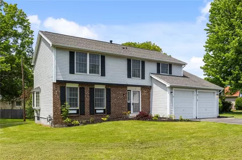 11 Shadow Ln, Gates, NY 14606