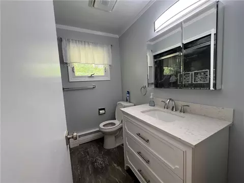 Bath - 793 Helendale Rd, Irondequoit, NY 14609 photo 3 of 7