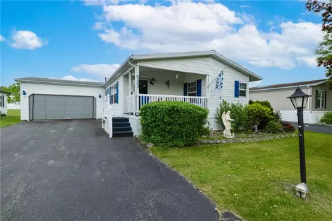 6353 Kims Dr, Victor, NY 14564