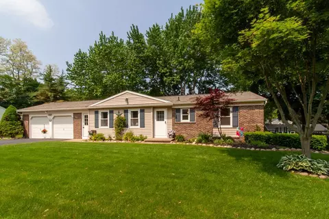 226 Bowerman Rd, Farmington, NY 14425