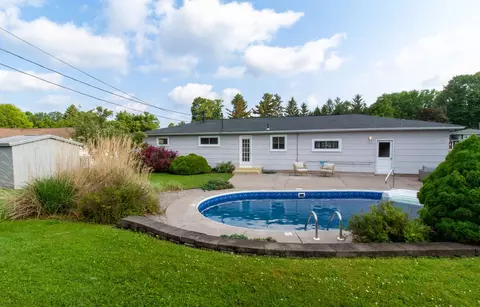 99 Kartes Dr, Greece, NY 14616