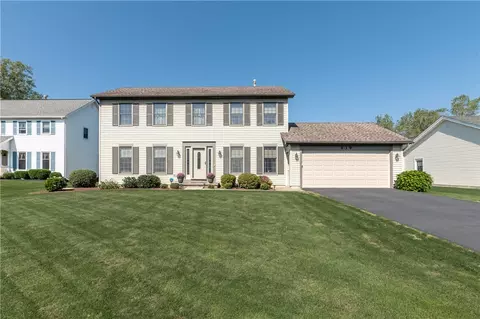 439 Red Apple Ln, Greece, NY 14612