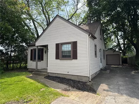 71 Hinchey Rd, Gates, NY 14624
