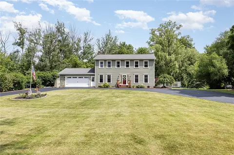 84 Bridgeman Rd, Riga, NY 14428