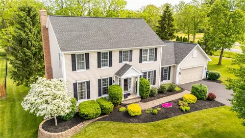 2 Princeton Ln, Perinton, NY 14450