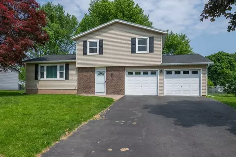 30 Bambi Ln, Gates, NY 14624