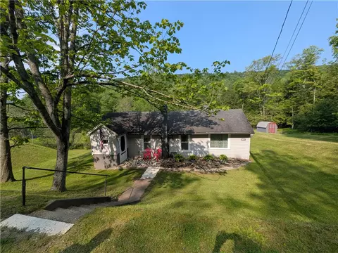 135 Hedgehog Ln, Bradford, PA 16701