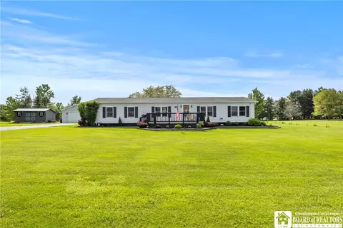 9965 Farel Rd, Pomfret, NY 14063