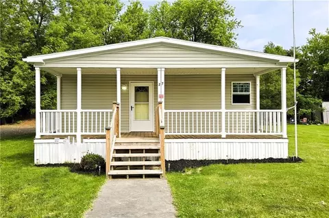 8301 Ridge Rd W #27, Brockport, NY 14420