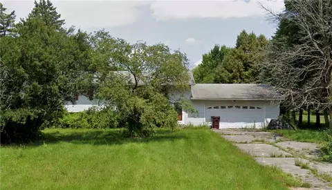 598 Chambers St, Ogden, NY 14559