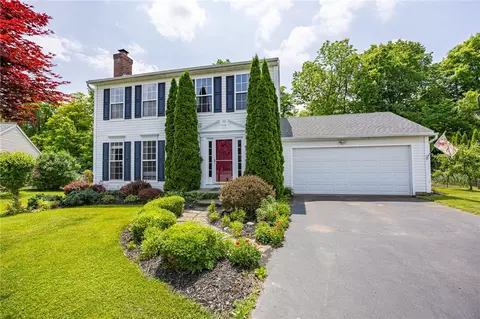 3214 Blue Spruce Dr, Macedon, NY 14502