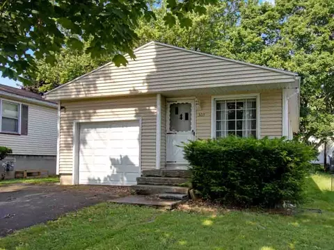 305 Woodside Pl, Irondequoit, NY 14609