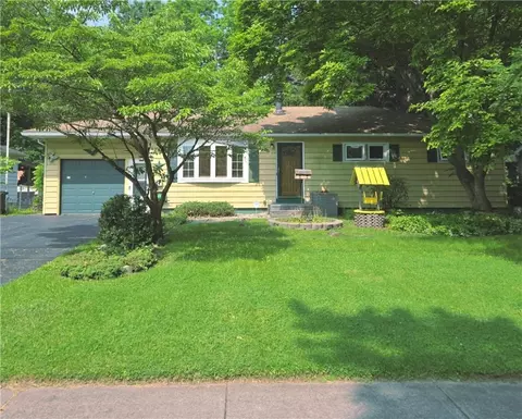 267 Bonesteel St, Greece, NY 14616