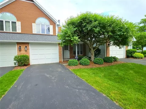 68 Eaglesfield Way, Perinton, NY 14450