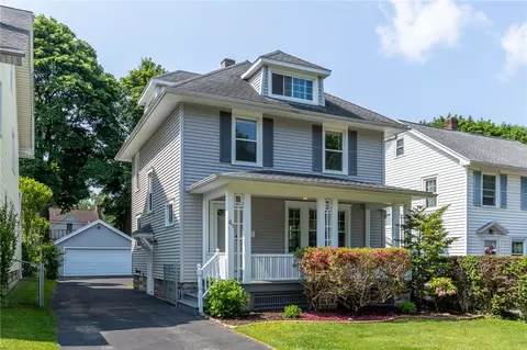 41 Maplehurst Rd, Irondequoit, NY 14617