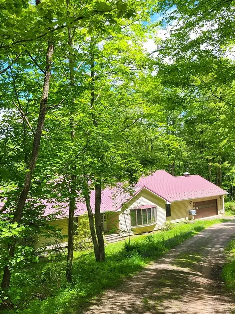 104 Mcclure Dr, Sanford, NY 13754