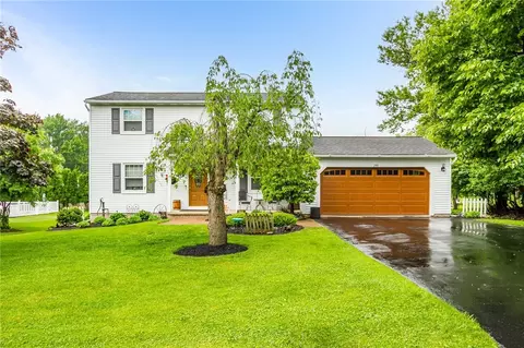 288 N Pleasant St, Canandaigua, NY 14424