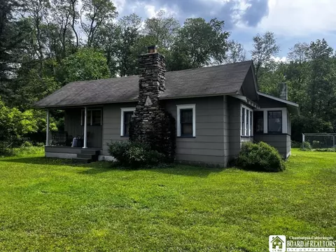 2711 Neilltown Rd, Pleasantville, PA 16341