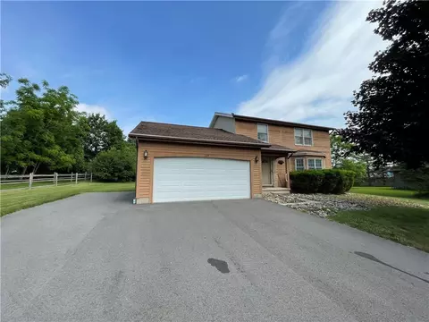 235 Briarwood Ln, Wheatland, NY 14546