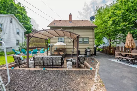 104 Keating Dr, Irondequoit, NY 14622 photo 32