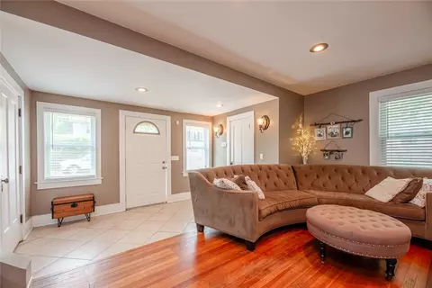 104 Keating Dr, Irondequoit, NY 14622 photo 6