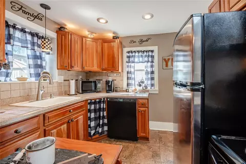 104 Keating Dr, Irondequoit, NY 14622 photo 17