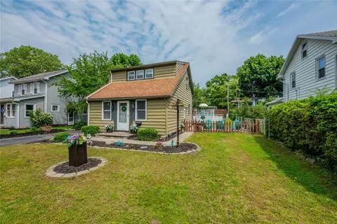 104 Keating Dr, Irondequoit, NY 14622 photo 3