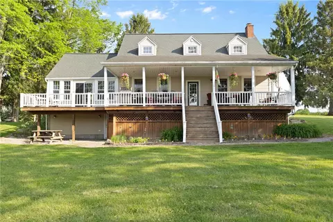 707 Hubbell Rd, Ogden, NY 14428