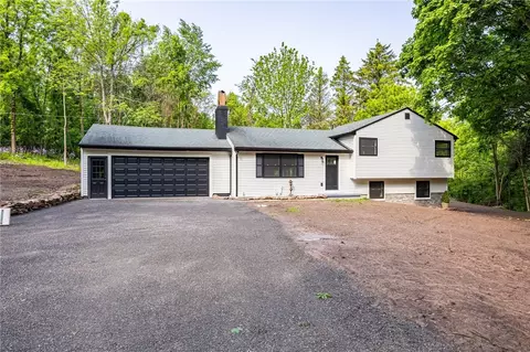 293 County Line Rd, Ontario, NY 14519