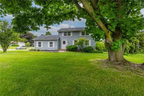 170 Kings Gate S S, Irondequoit, NY 14617