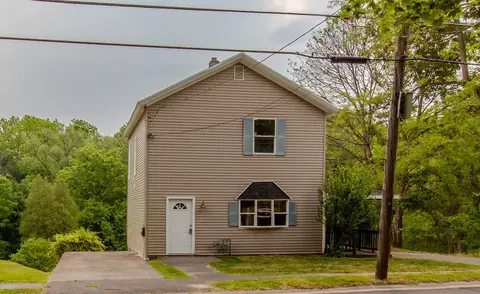 Exterior - 88 Maple St, Lyons, NY 14489 photo 2 of 5