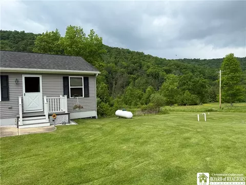 Exterior - 951 Two Mile Rd, Olean, NY 14760 photo 4 of 10