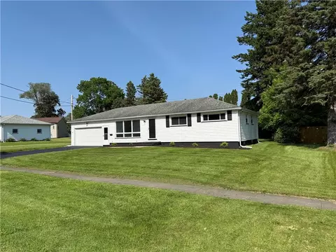 1 Marilou Dr, Gates, NY 14624