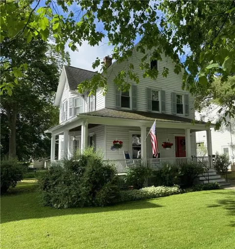 319 Washington St, Geneva, NY 14456