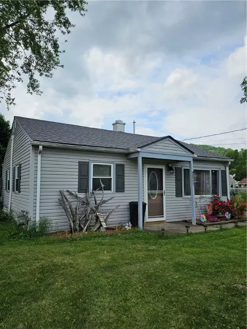 2557 Spaulding Dr, Corning, NY 14830