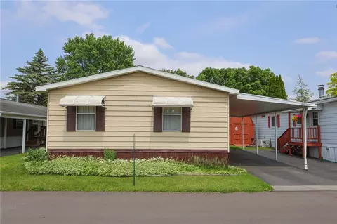 128 Mohawk Pl, Manchester, NY 14504