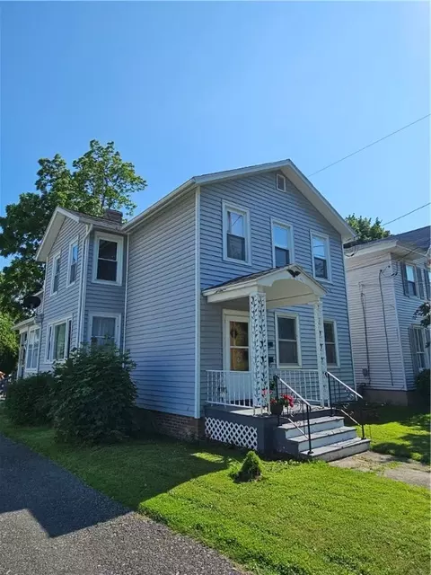 67 High St, Geneva, NY 14456