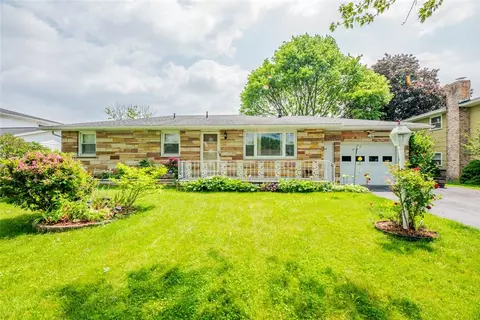 28 Drexel Dr, Gates, NY 14606