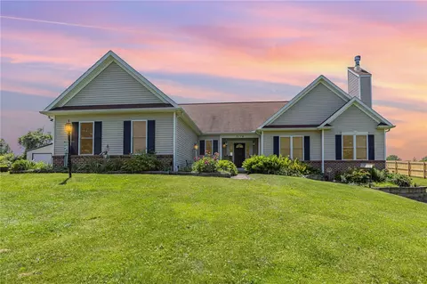 3170 Hickox Rd, Canandaigua, NY 14424