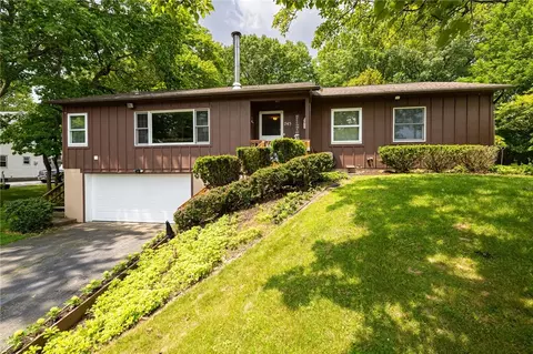 745 Maple Dr, Webster, NY 14580