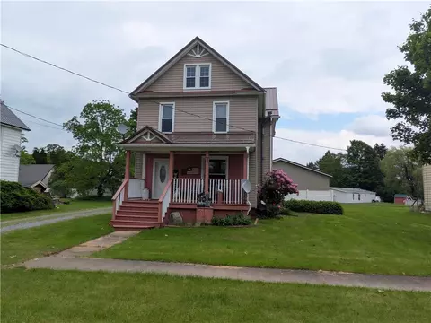8 Mcclellan Ave, Mount Jewett, PA 16740