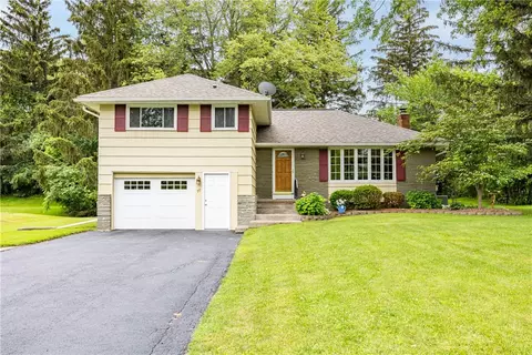 16 Clearview Dr, Pittsford, NY 14534