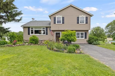 94 Hutchings Rd, Ogden, NY 14624