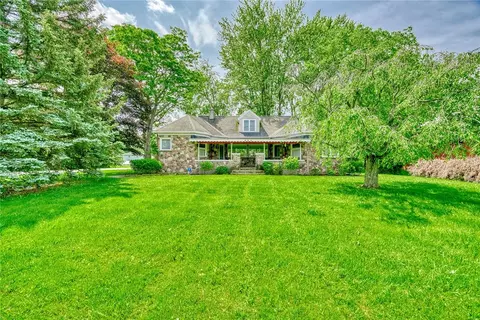 909 Spencerport Rd, Gates, NY 14606