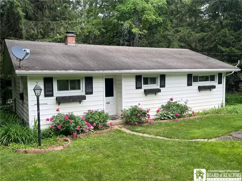 6526 Wyoming Ave, Mayville, NY 14757