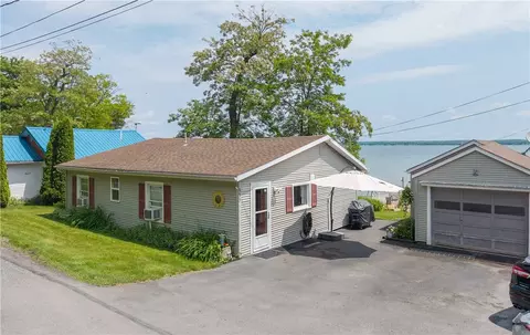 533 Angus Point Rd, Benton, NY 14527