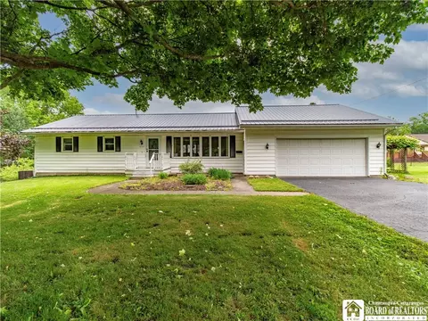 644 Stowe St, Jamestown, NY 14701