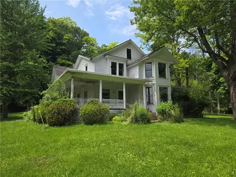 127 Wyoming St, Warsaw, NY 14569
