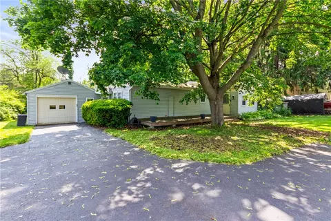 598 Frey Rd, Macedon, NY 14502